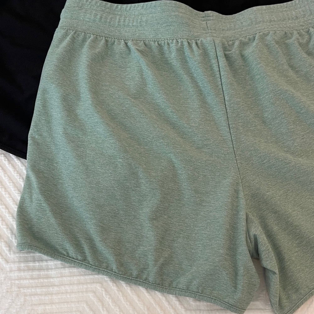 Danskin Black and Green Casual Shorts Set - Picture 6 of 7